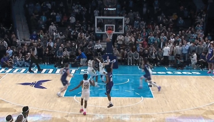 华体会中国-绝杀战术没打出来！三球突破受阻无奈分球 塞克斯顿干拔篮外空心